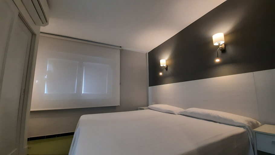Bedroom 4, Destinos de Sol Roquetas de Mar Apartamentos, Almería