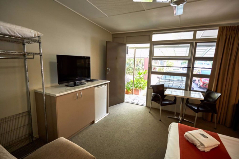 Bedroom 2, Anchorage Motor Inn, Caloundra - Caloundra S.