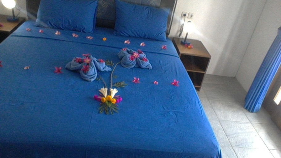 Bedroom 3, The Place Beach Bungalows, Lombok