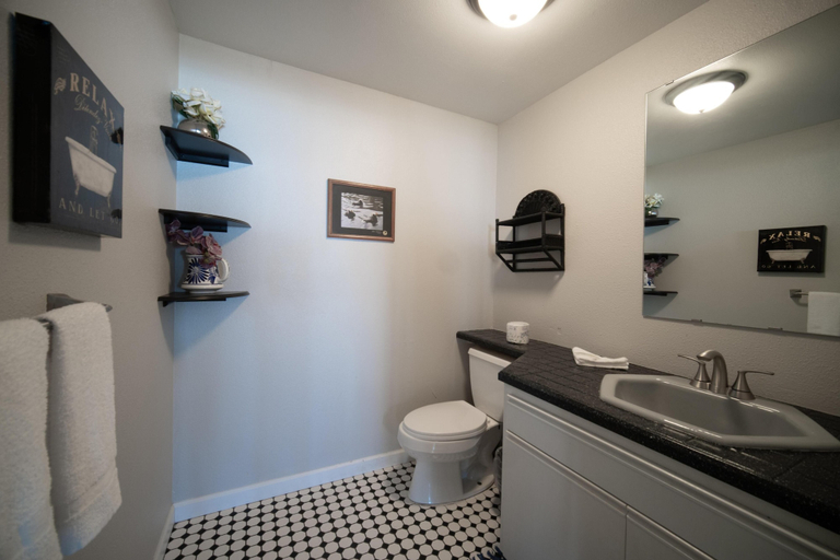 Bathroom 4, Sea Perch, Lincoln