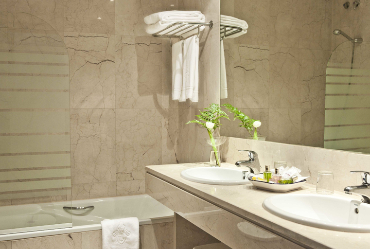 Bathroom 4, Hotel Principe Pio, Madrid