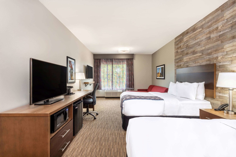 Bedroom 4, La Quinta Inn & Suites by Wyndham Bloomington, Monroe
