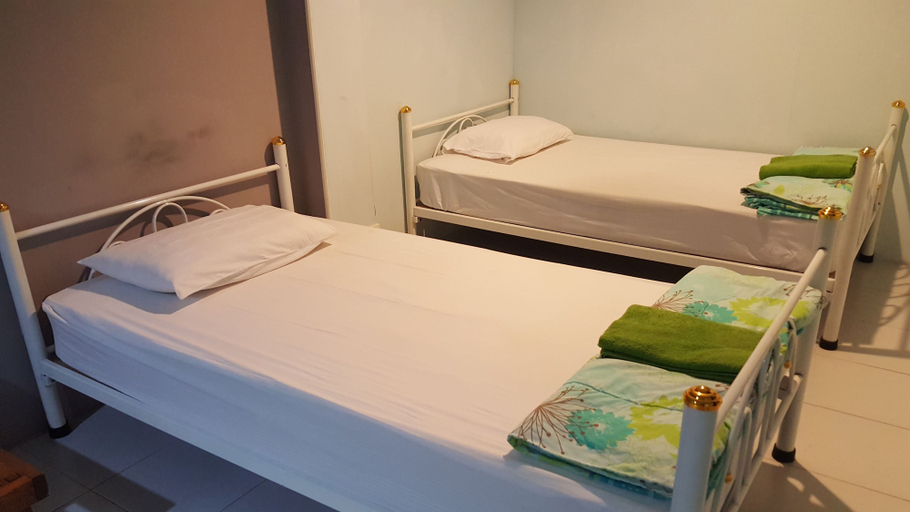 Bedroom 2, Phuket Blue Hostel, Phuket Island