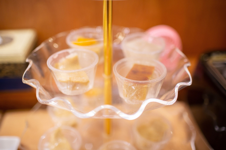Food & Drinks 11