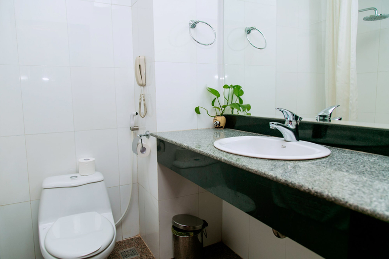 Bathroom 5, Seagull Hotel, Qui Nhơn