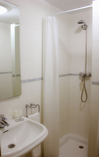 Bathroom 5, Hotel Apartamentos Manilva Sun, Málaga