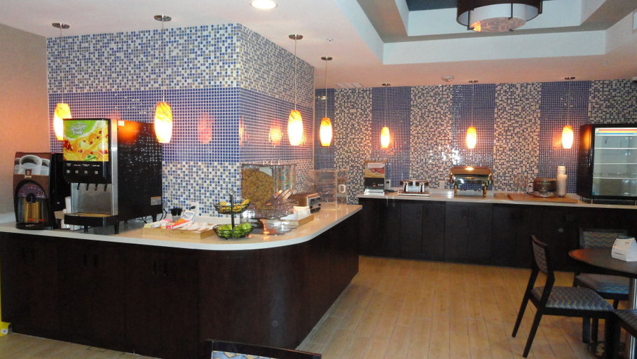 Food & Drinks 5, MainStay Suites Midland South I-20, Midland
