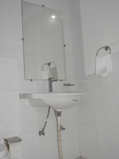 Bathroom 5, The Tiger Valley Resort, Umaria