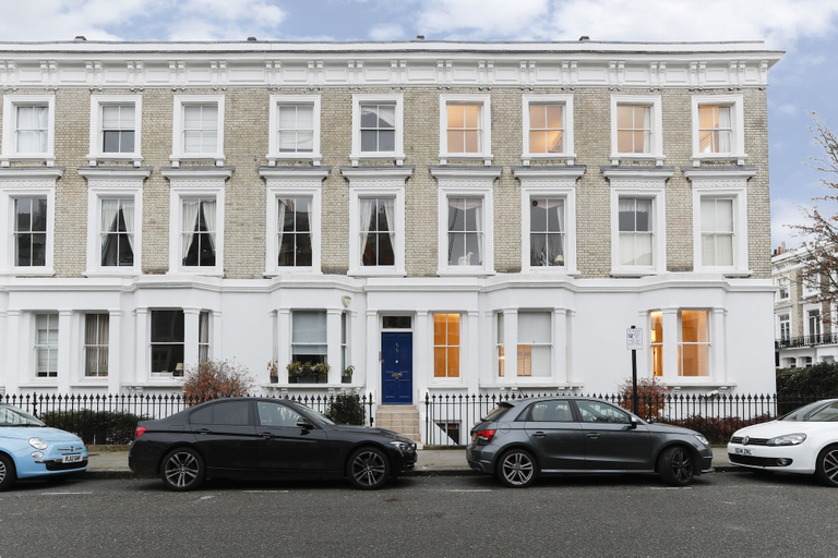 Exterior & Views 2, JOIVY Attractive Chelsea Apartment Sleeps 4, London