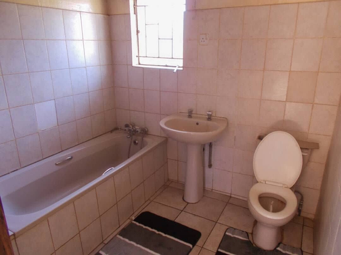 Bathroom, Jojomo Guest House, Lusaka