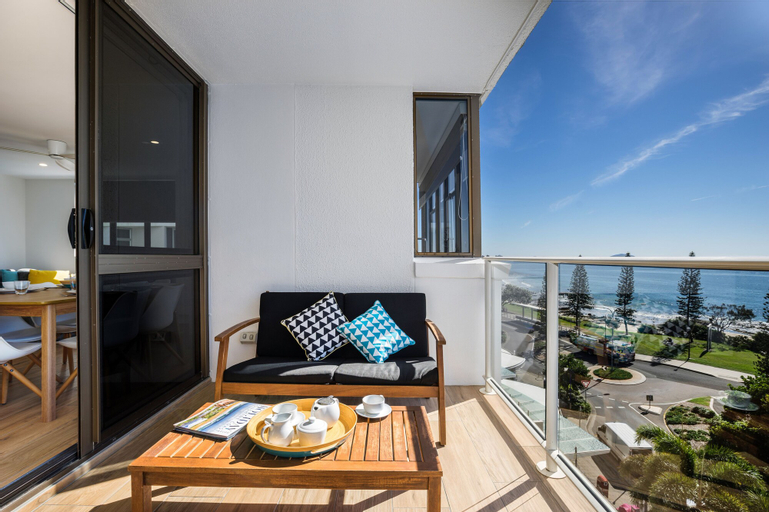 Exterior & Views 3