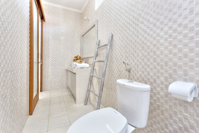 Bathroom 3, Villa Kirana, Badung