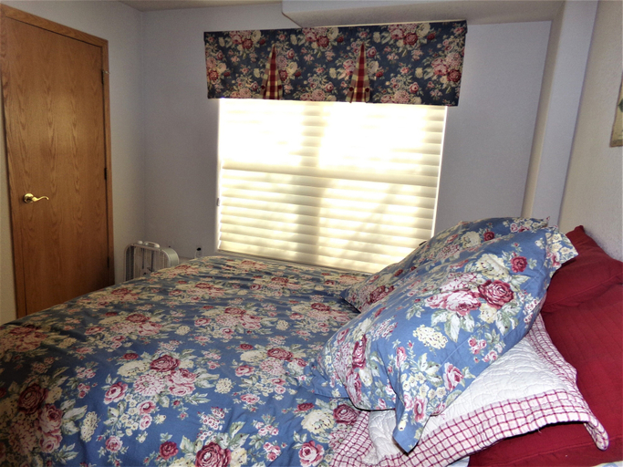 Bedroom 2, Fawn Townhome 4 bed 3 bath HTJP4, Summit