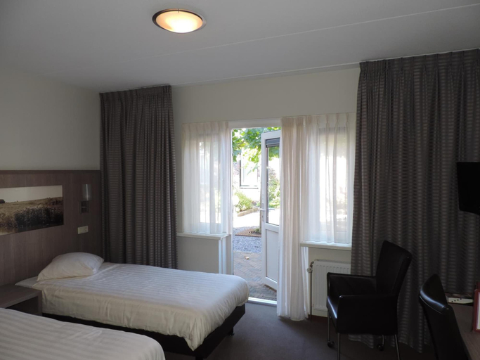 Bedroom 2, Hotel Ekamper, Eemsmond
