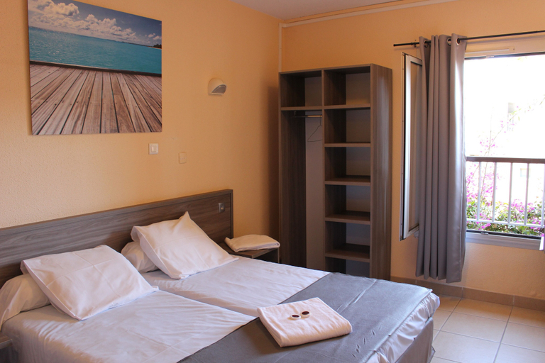 Bedroom 2, Les Voiles d'Azur, Var