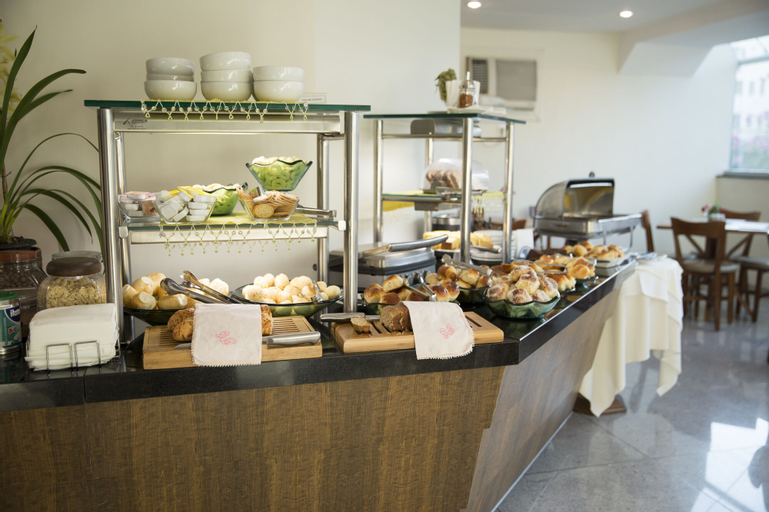 Food & Drinks 9