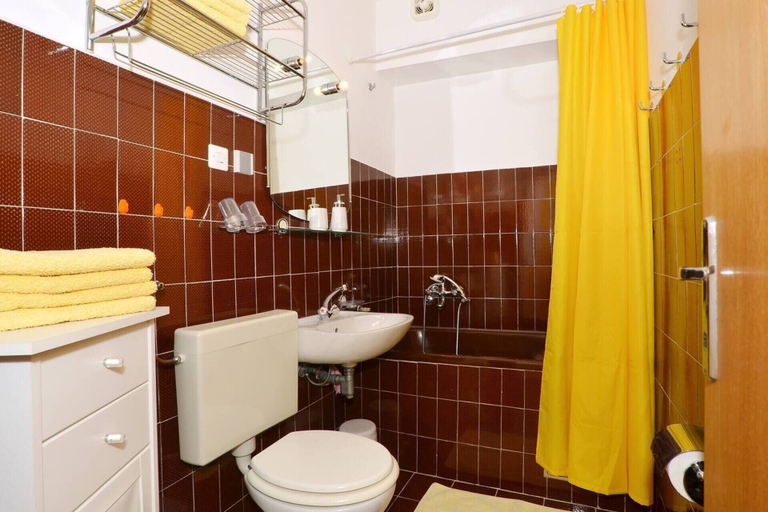 Bathroom, Stunning Apartment in Bol, Bol