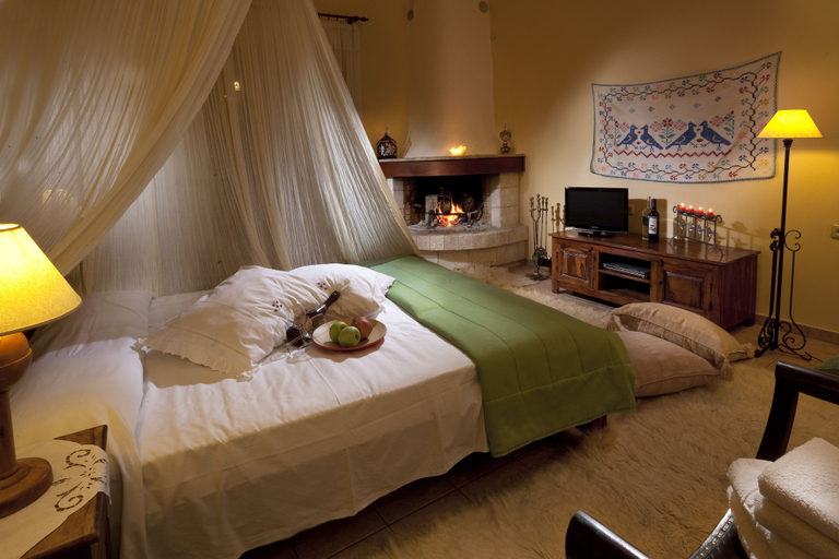 Bedroom 3, Agnantio studios & suites, Peloponnese