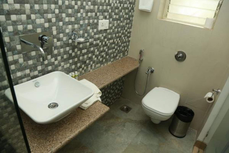 Bathroom 4, La Vida Studio Inn Baga - Goa By Lords Hotels & Resorts, North Goa