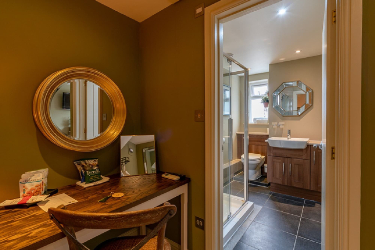 Bathroom 4, The Bird In Hand, Wokingham