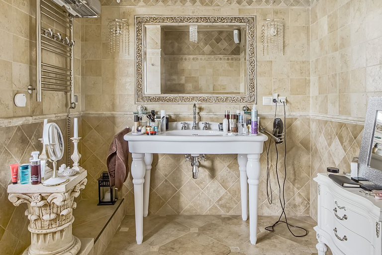 Bathroom 2, Prime Host apartments on Mosfilmovskaya, Western
