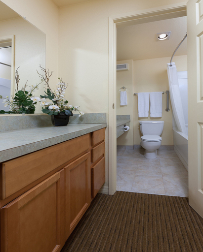 Bathroom 5, WorldMark Surfside Inn, Pacific