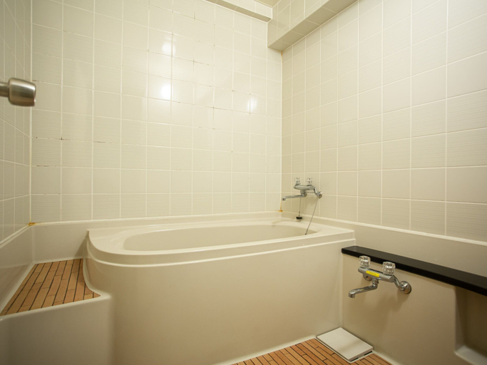 Bathroom 5, Shin Kabakawa Kanko Hotel, Takamatsu