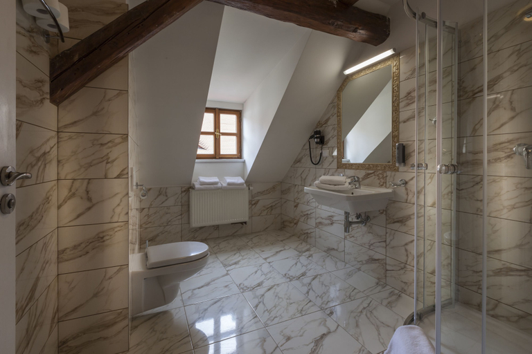 Bathroom 4, Little King Hotel U Malvaze, Praha 1