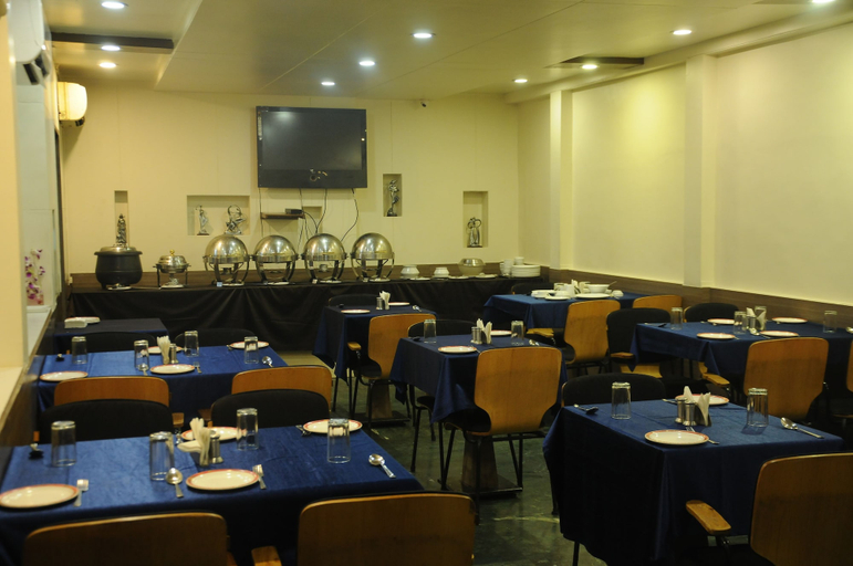 Food & Drinks 5, Hotel Madhav International, Pune