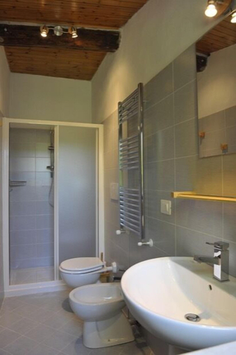 Bathroom 5, Prato A Baldo, Grosseto