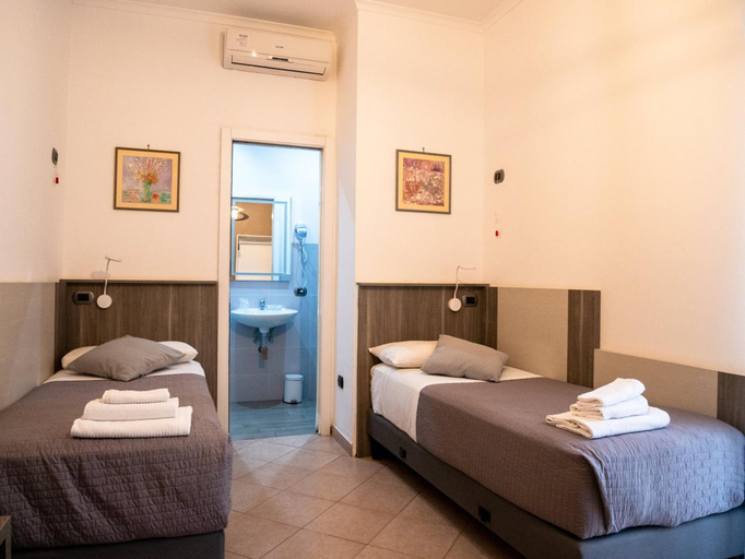 Bedroom 4, Hotel San Marco, Napoli