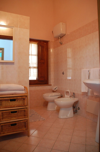 Bathroom 3, Sa Crannaccia, Oristano