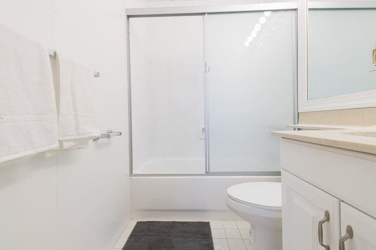 Bathroom 3, 680 Ocean View Hollywood Beach, Broward