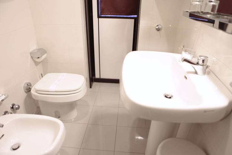 Bathroom 5, Cristal Palace Hotel, Barletta-Andria-Trani