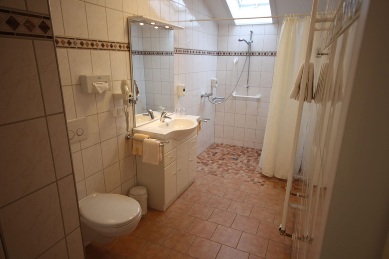 Bathroom 3, Bad Pyrmonter Hof, Hameln-Pyrmont