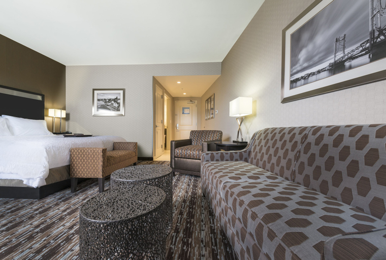 Bedroom 3, Hampton Inn & Suites Portsmouth Downtown, Rockingham