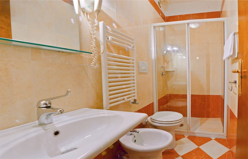 Bathroom 4, Hotel Henry, Venezia