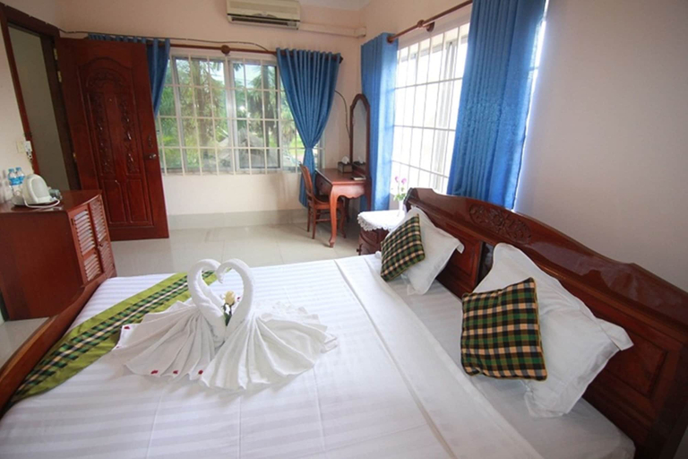 Bedroom 4, Siem Reap Riverside Hotel, Siem Reap