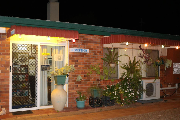 Exterior & Views 2, Avocado Motor Inn, Isis