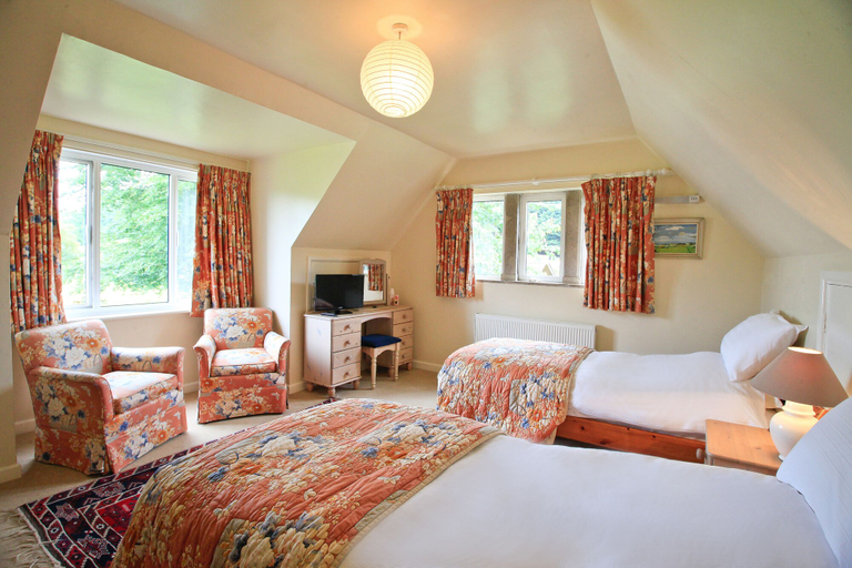 Bedroom 2, Oxbridge Farm, Dorset