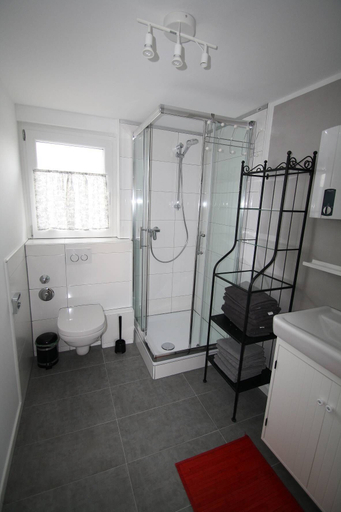 Bathroom, Maisonettewohnung mit großer Terrasse, Karlsruhe