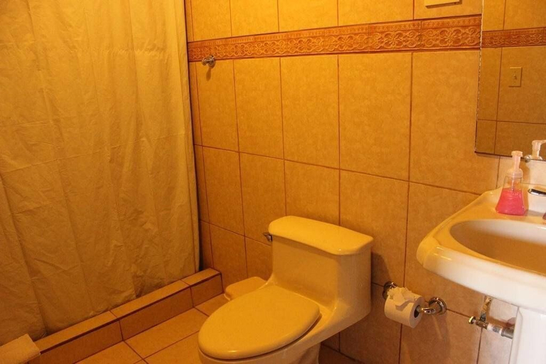 Bathroom 3, Hotel Palacio Real Granada, Granada