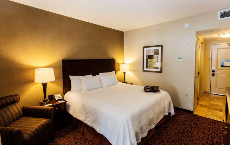 Bedroom 3, Hampton Inn Marquette/Waterfront, Lake Superior