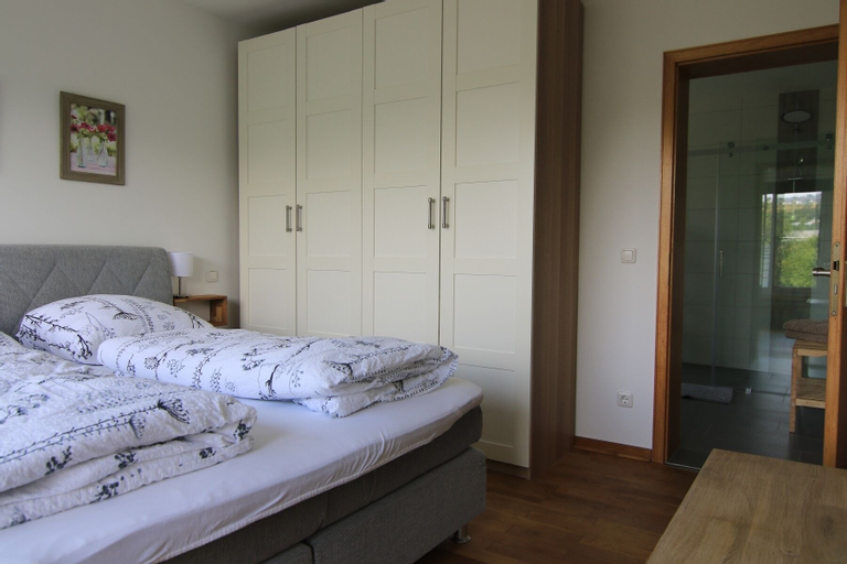 Bedroom 2, Ferienhaus Paulus, Euskirchen