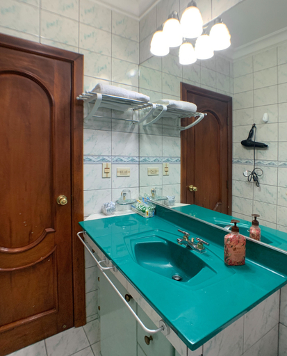Bathroom 3, Cesar's House Guayaquil Home Rental, Guayaquil