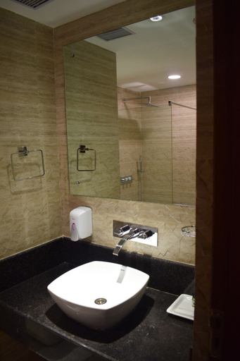 Bathroom 5, Hotel Ambica Katra, Reasi