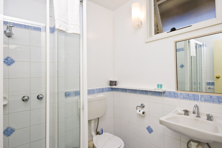 Bathroom 3, Sandridge Motel, Surf Coast - West