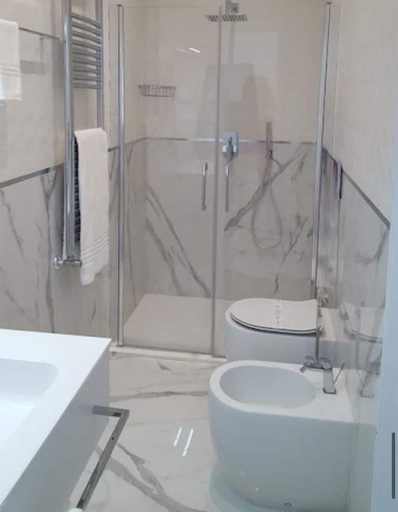 Bathroom 4, Hotel Presidente, Lecce