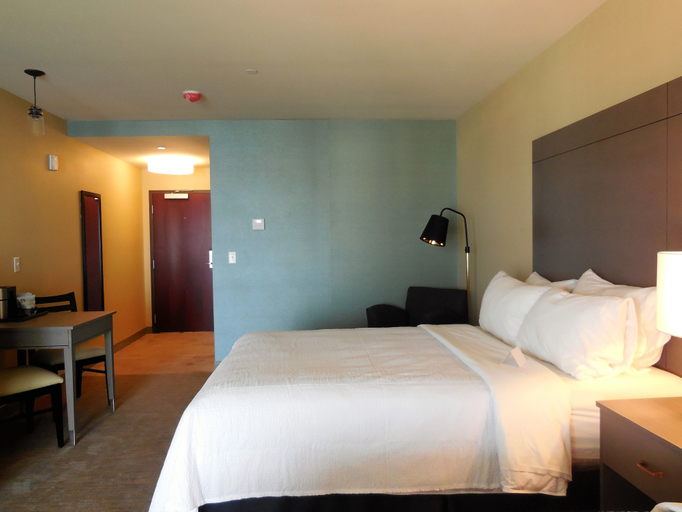 Bedroom 3, Marina Bay Hotel & Suites, an Ascend Collection Hotel, Accomack