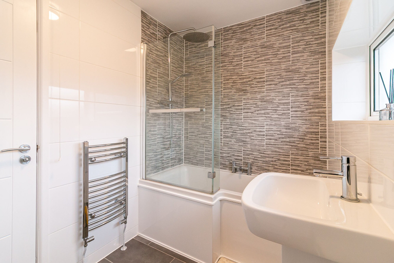 Bathroom 3, Denby Lodge, Hertfordshire